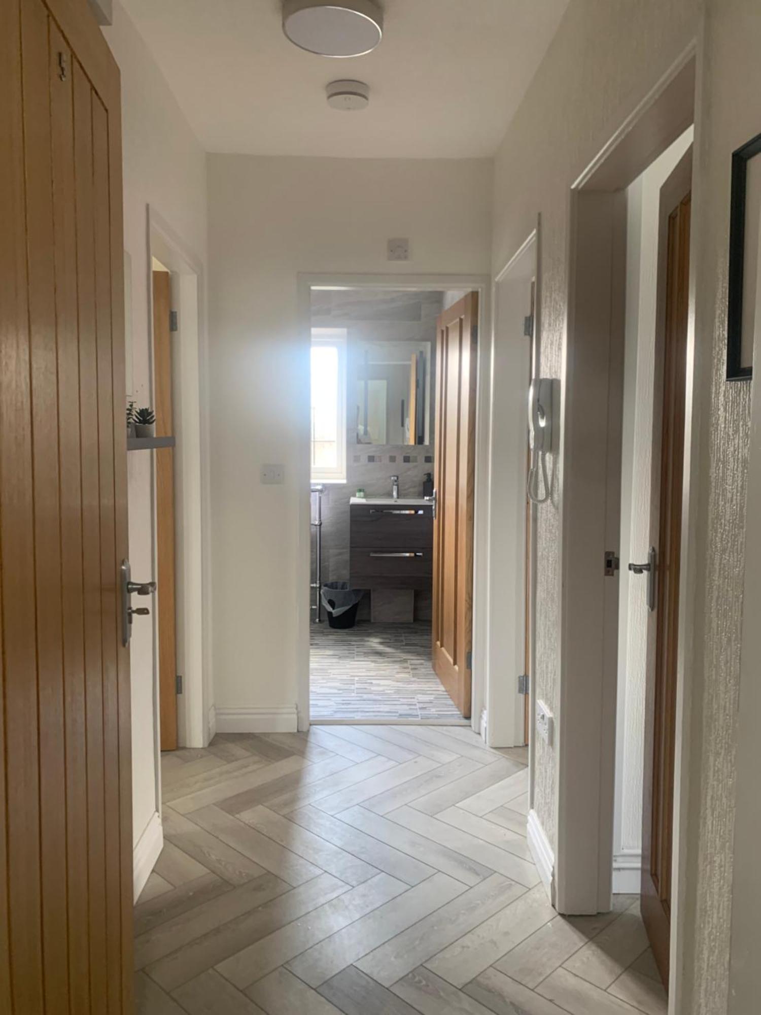 Newly Renovated, Modern 3 Bed Apartment Walmersley المظهر الخارجي الصورة
