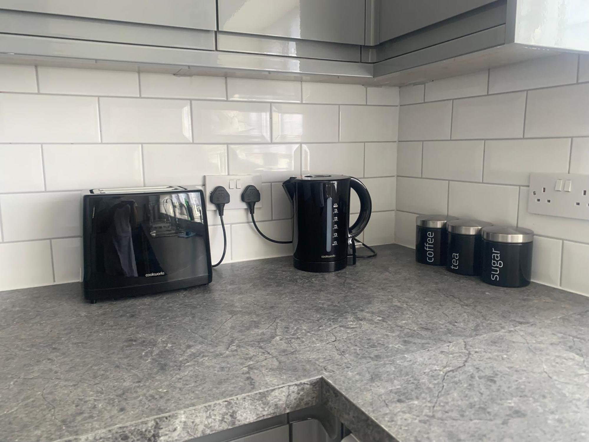 Newly Renovated, Modern 3 Bed Apartment Walmersley المظهر الخارجي الصورة